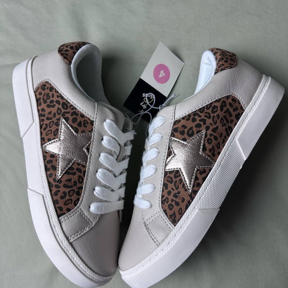 Art Class Kaitlyn Star Court Sneakers Cheetah Leopard Athletic Comfort - Picture 8 of 8